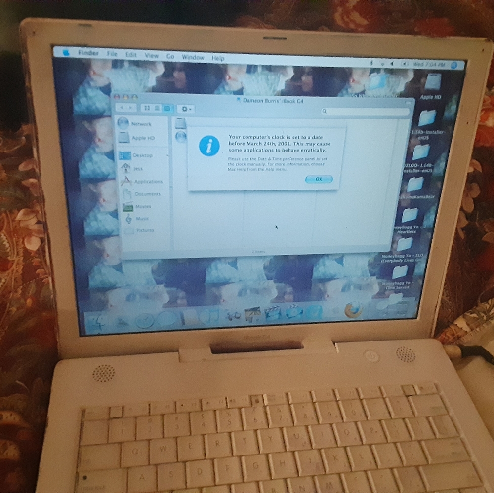 Apple iBook G4 - Picture 2 of 8